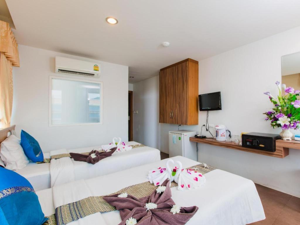Hotel Azure Bangla Phuket à Patong Extérieur photo