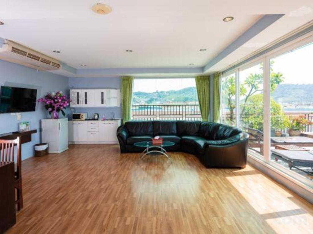 Hotel Azure Bangla Phuket à Patong Extérieur photo