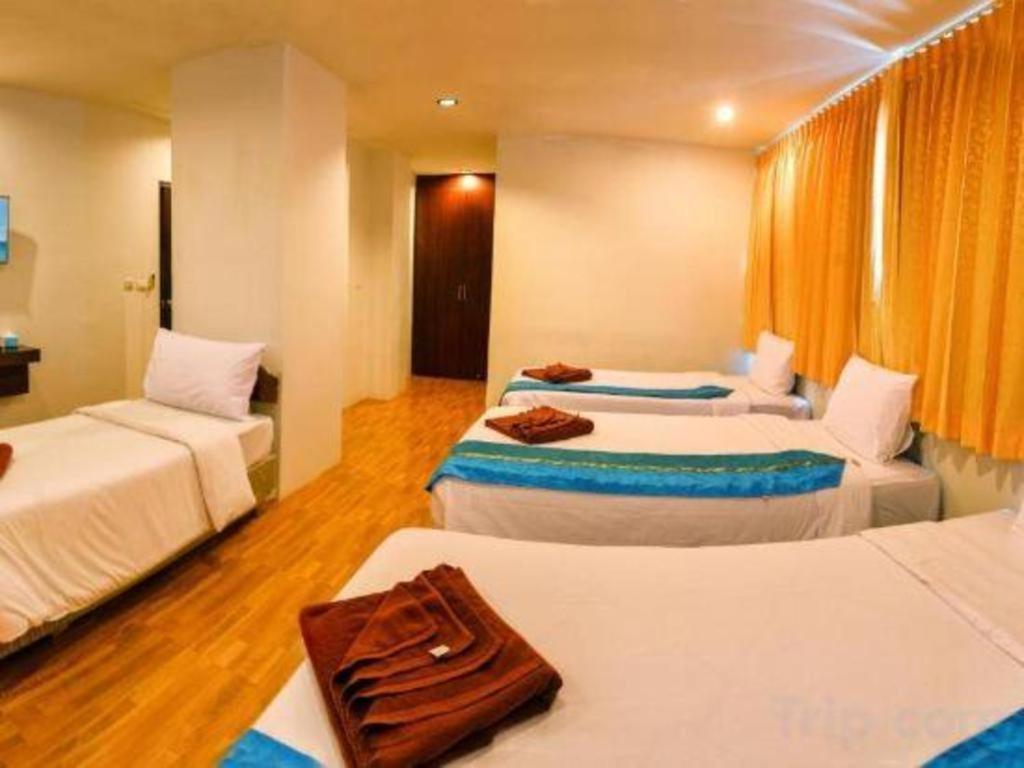 Hotel Azure Bangla Phuket à Patong Extérieur photo