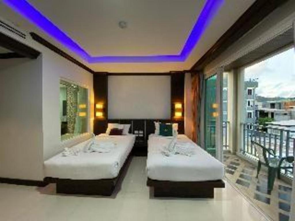 Hotel Azure Bangla Phuket à Patong Extérieur photo