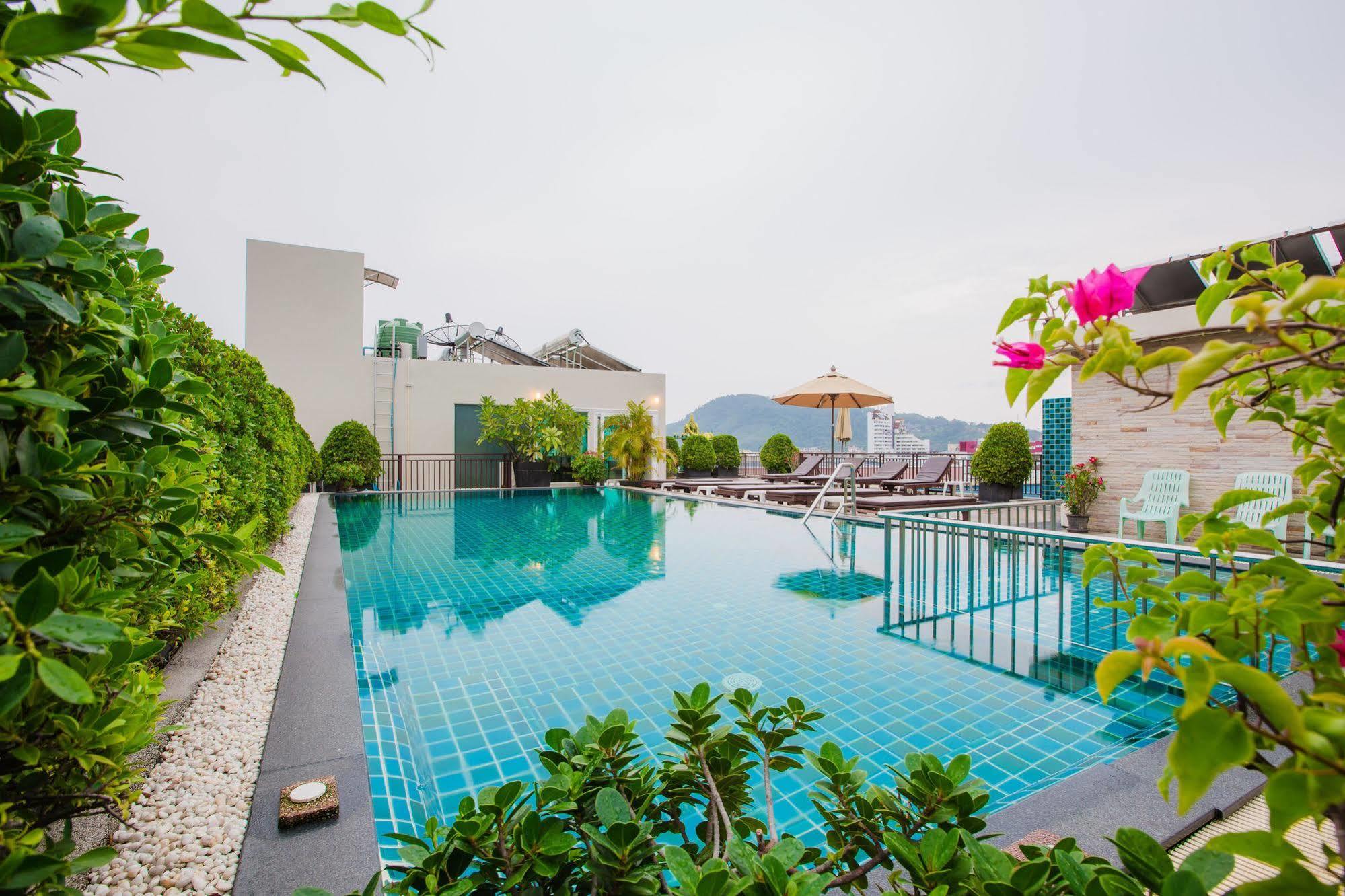 Hotel Azure Bangla Phuket à Patong Extérieur photo